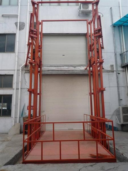 导轨式升降货梯8（导轨式升降货梯钢丝绳维护）